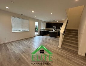 4060 Beechcraft Way in Sacramento, CA - Building Photo - Building Photo