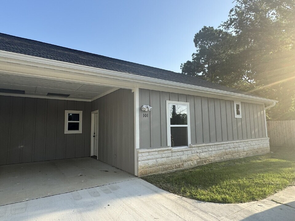 1431 W Ash St in Stephenville, TX - Building Photo