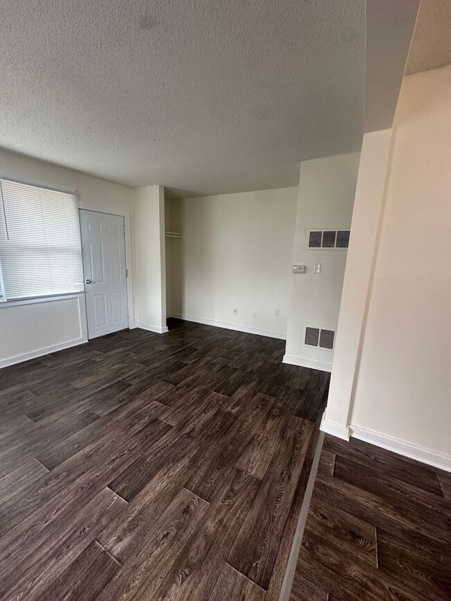 741 W 1st St in Junction City, KS - Building Photo - Building Photo