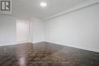 17-17 Calvington Dr in Toronto, ON - Building Photo - Building Photo