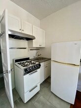 1114 Poinsettia Dr in West Hollywood, CA - Building Photo - Building Photo