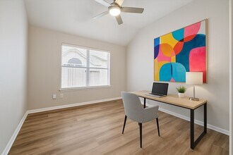 18747 Candle Park Dr in Spring, TX - Building Photo - Building Photo