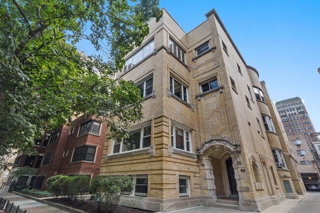 property at 429 W Wellington Ave