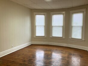 58 Como Ave, Unit Upper in Buffalo, NY - Building Photo - Building Photo