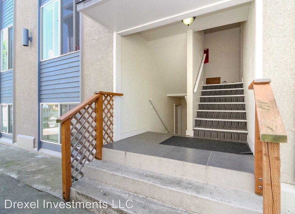 9038 9th Ave SW in Seattle, WA - Building Photo