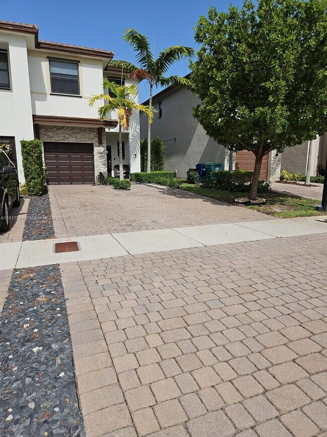 25111 SW 108th Ave in Homestead, FL - Building Photo - Building Photo