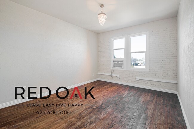 2731 Beverly Blvd, Unit 411 in Los Angeles, CA - Building Photo - Building Photo