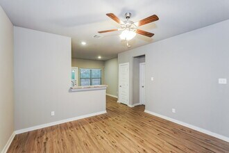 218 S Preston St in Alvarado, TX - Building Photo - Building Photo