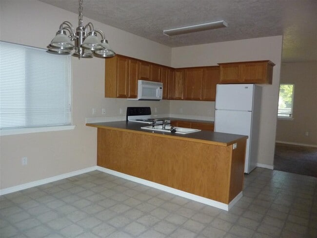 223 Hudson Ave in Nampa, ID - Building Photo - Building Photo