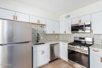 3038 N 38th St in Phoenix, AZ - Building Photo - Building Photo