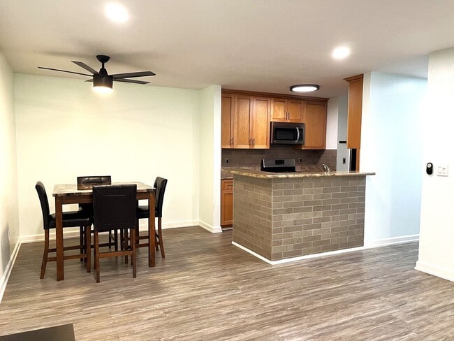 1615 Hotel Cir S in San Diego, CA - Building Photo - Building Photo