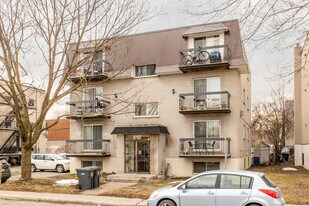 510 Robin Boul in Laval, QC - Building Photo