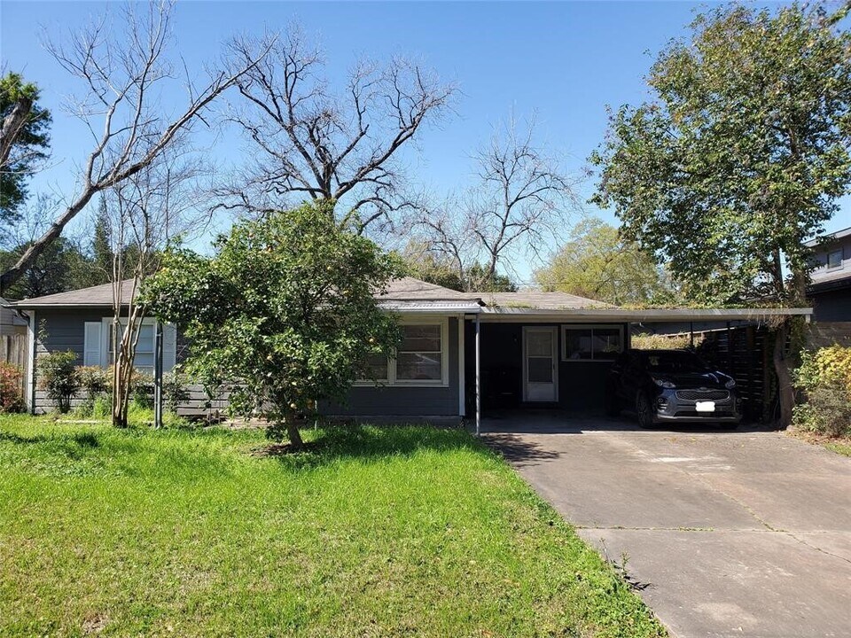 1415 Zora St in Houston, TX - Building Photo