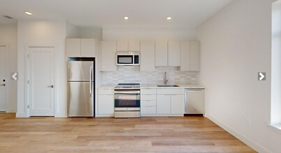 959 Dorchester Ave, Unit 304 in Boston, MA - Foto de edificio - Building Photo