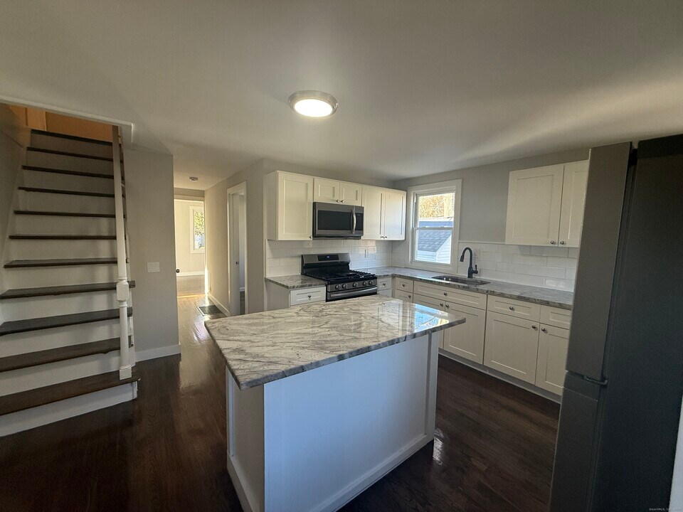 55 Ownly Ave in West Haven, CT - Building Photo