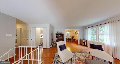 7305 Whitson Dr in Springfield, VA - Building Photo - Building Photo