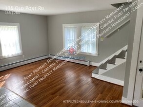 135 Old Post Rd in Kittery, ME - Foto de edificio - Building Photo