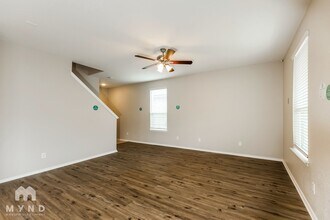 10327 Dunlap in San Antonio, TX - Foto de edificio - Building Photo