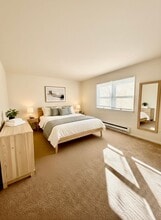 94 Park Ave in Amityville, NY - Foto de edificio - Building Photo