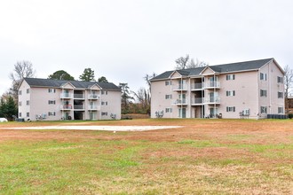 Colonial Village in Lincolnton, NC - Building Photo - Building Photo