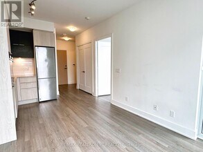 1-421 Belsize Dr in Toronto, ON - Building Photo - Building Photo