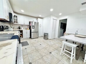 3424 Spring Bluff Pl in Lauderhill, FL - Foto de edificio - Building Photo