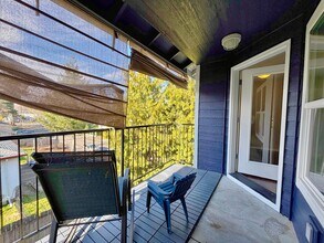 697 NE 162nd Ave in Portland, OR - Building Photo - Building Photo