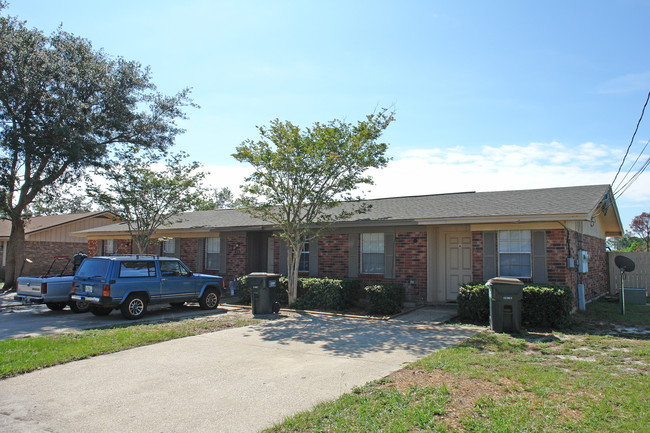 3370 Green Briar Cir in Gulf Breeze, FL - Building Photo - Building Photo