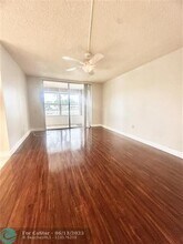 9330 Lime Bay Blvd in Tamarac, FL - Building Photo - Building Photo
