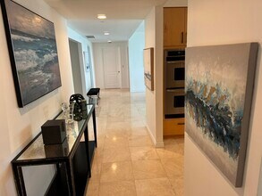 550 SE Mizner Blvd in Boca Raton, FL - Building Photo - Building Photo