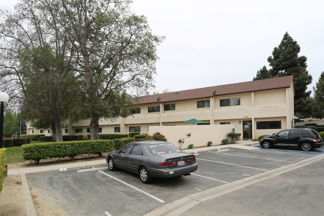 Johnson Gardens Apartments in Ventura, CA - Building Photo