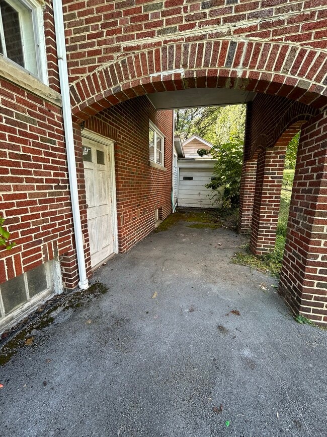 808 Frederick St in Bluefield, WV - Building Photo - Building Photo