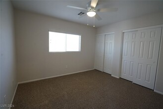 11123 Romola St, Unit 1-404 in Las Vegas, NV - Building Photo - Building Photo