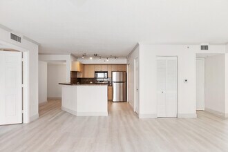 810 Villa Cir in Boynton Beach, FL - Building Photo - Building Photo