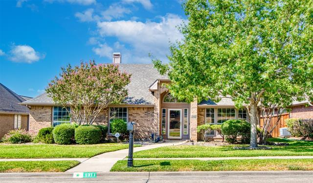 1311 Royal Palm Ln in Carrollton, TX - Building Photo