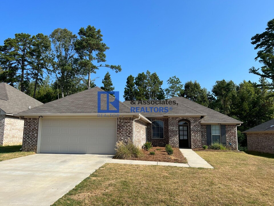 927 Filmore Dr. in Brandon, MS - Building Photo