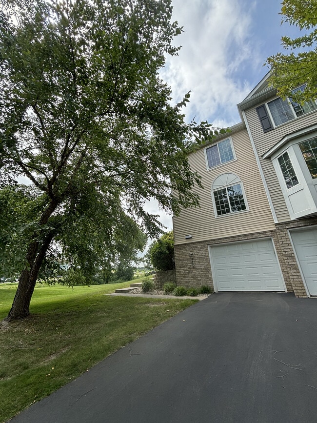 7792 Village Pl