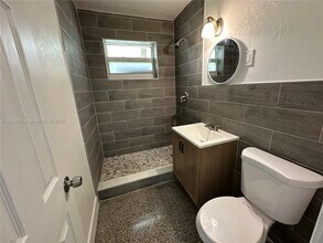 377 NW 4th St in Homestead, FL - Building Photo - Building Photo