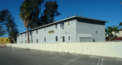 Wakefield Village in Panorama City, CA - Building Photo - Building Photo