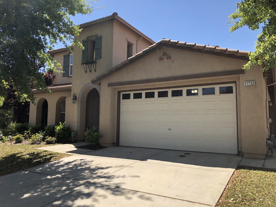 11752 Arista way in Rancho Cordova, CA - Building Photo