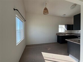 911 N Beaudry Ave in Los Angeles, CA - Foto de edificio - Building Photo