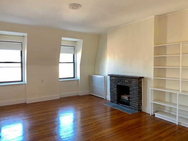 231 Beacon St, Unit 3