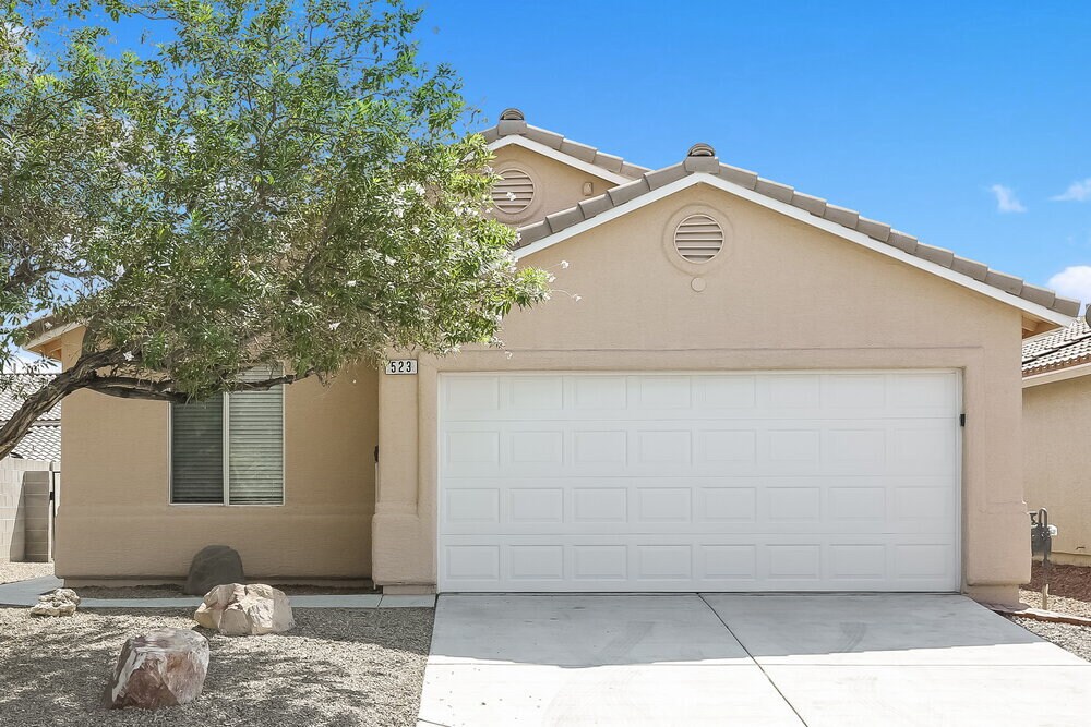523 Roberta Alecia Ave in North Las Vegas, NV - Building Photo