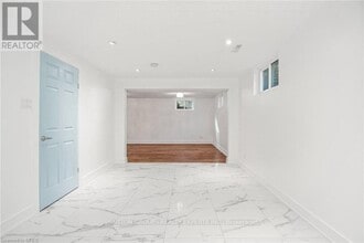 218 Ingleside Pl in Kitchener, ON - Building Photo - Building Photo