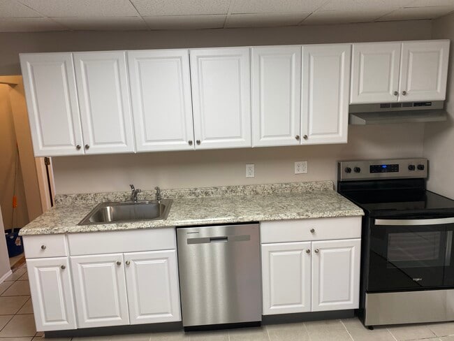 123 Main St, Unit B 1st Floor in Franklin, NJ - Building Photo - Building Photo