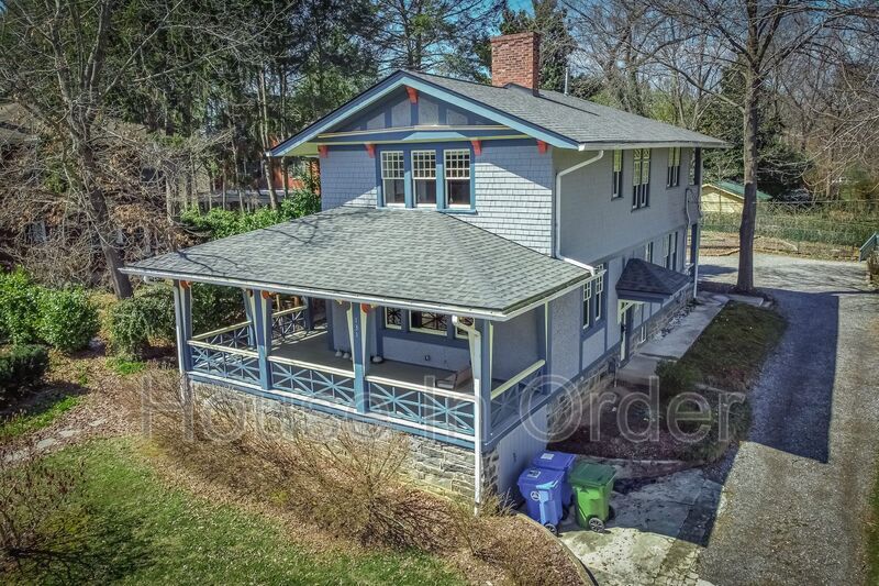 131 W Chestnut St in Asheville, NC - Building Photo