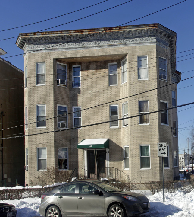 10 N 10th Ave in Mount Vernon, NY - Building Photo