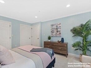 108 Harvard St, Unit 1 in Brookline, MA - Foto de edificio - Building Photo