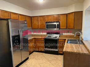 8111 W Wacker Rd in Peoria, AZ - Building Photo - Building Photo