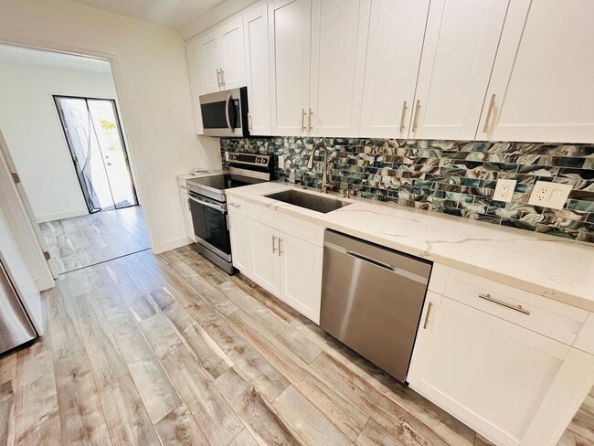 property at 3663 Laurette Ln